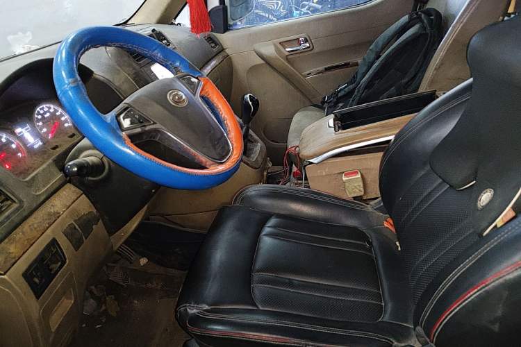 Used GAC Gonow Starry 2013 1.5L Seven-Seater Supreme Model Left Front Seat