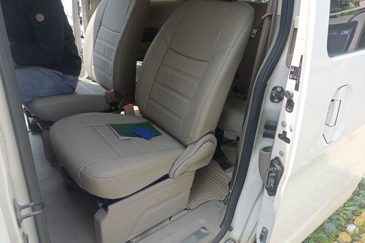 Used GAC Gonow Starry 2013 1.5L Seven-Seater Luxury Model Left Rear Seat