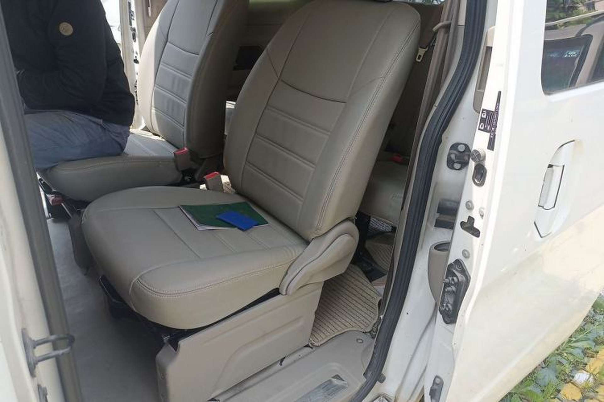 Used GAC Gonow Starry 2013 1.5L Seven-Seater Luxury Model Left Rear Seat