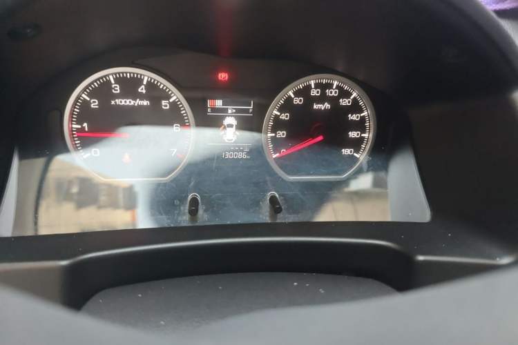 Used GAC Gonow Starry 2013 1.5L Seven-Seater Supreme Model Odometer Close Up