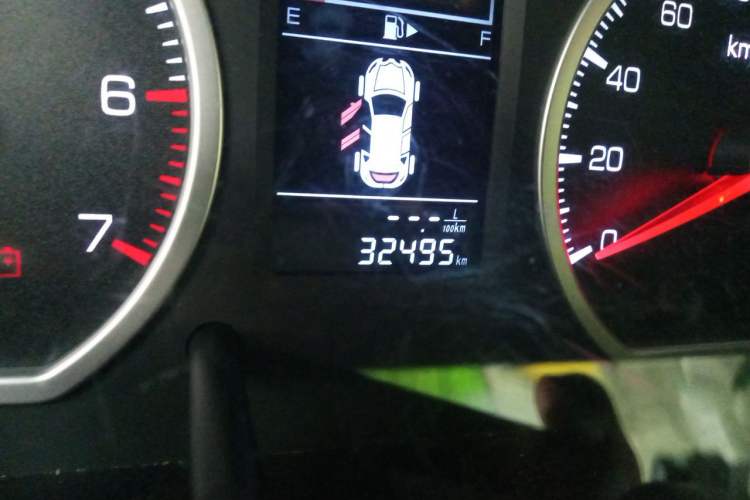 Used GAC Gonow Starry 2013 1.5L Seven-Seater Luxury Model Odometer Close Up