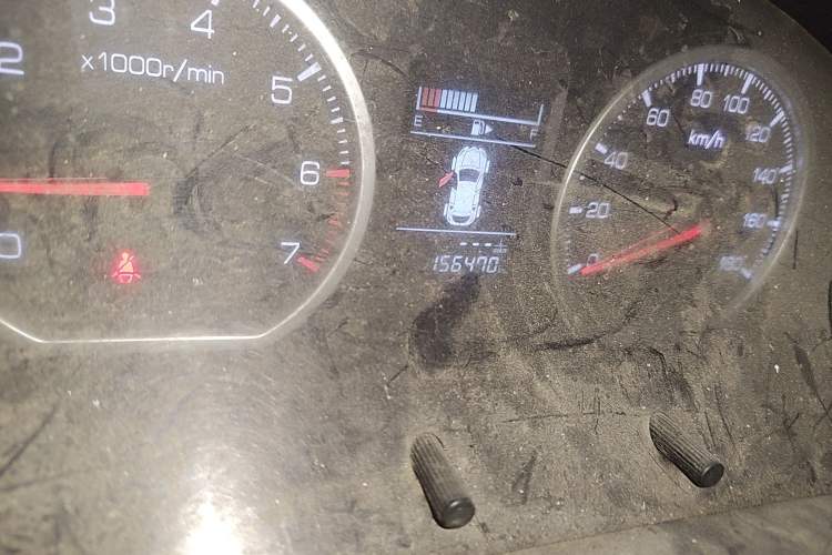 Used GAC Gonow Starry 2013 1.5L Seven-Seater Supreme Model Odometer Close Up