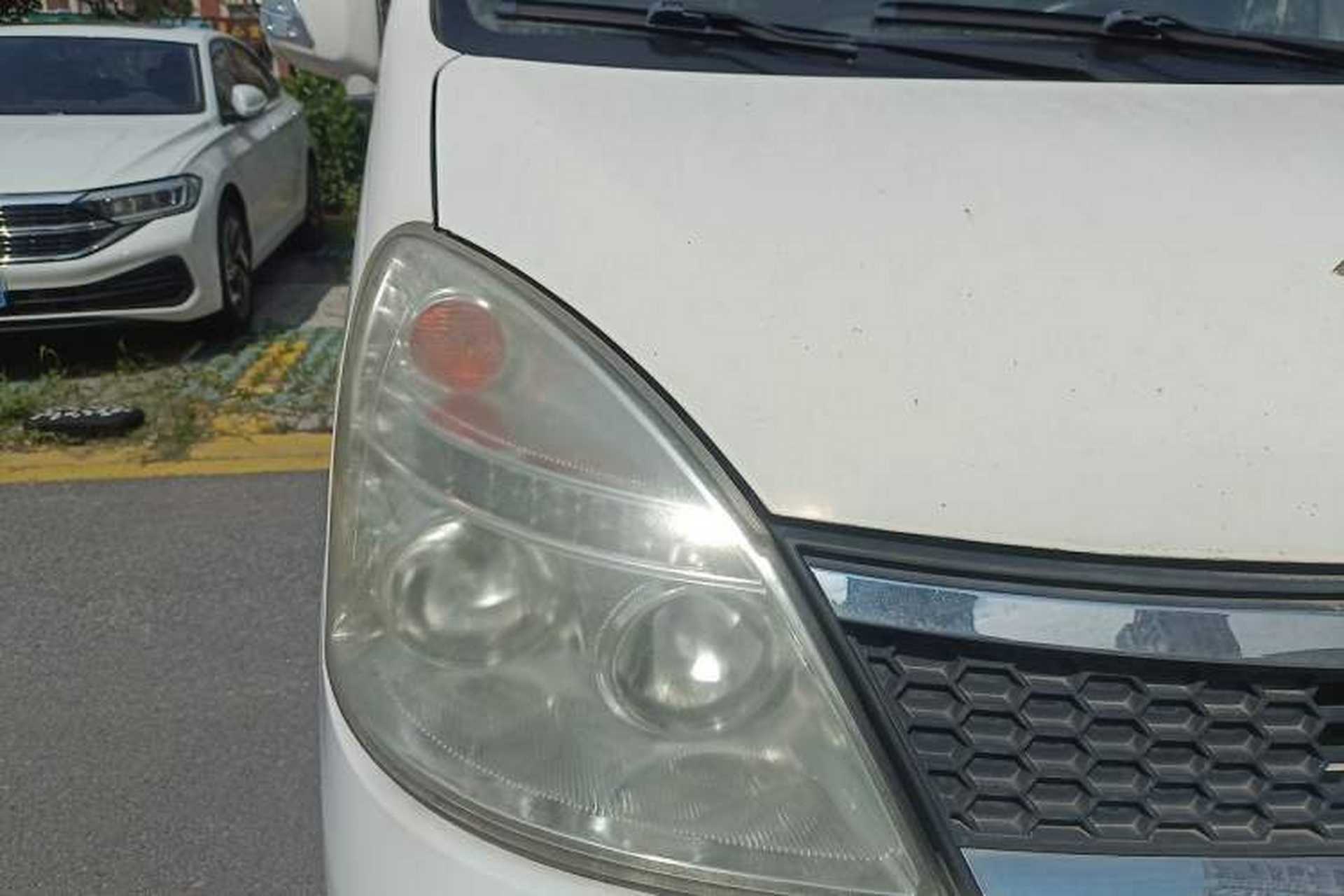 Used GAC Gonow Starry 2013 1.5L Seven-Seater Luxury Model Right Front Headlight