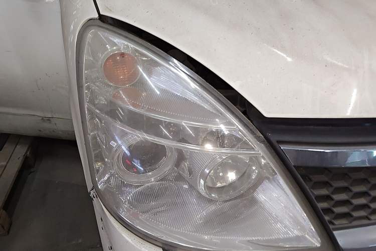 Used GAC Gonow Starry 2013 1.5L Seven-Seater Supreme Model Right Front Headlight