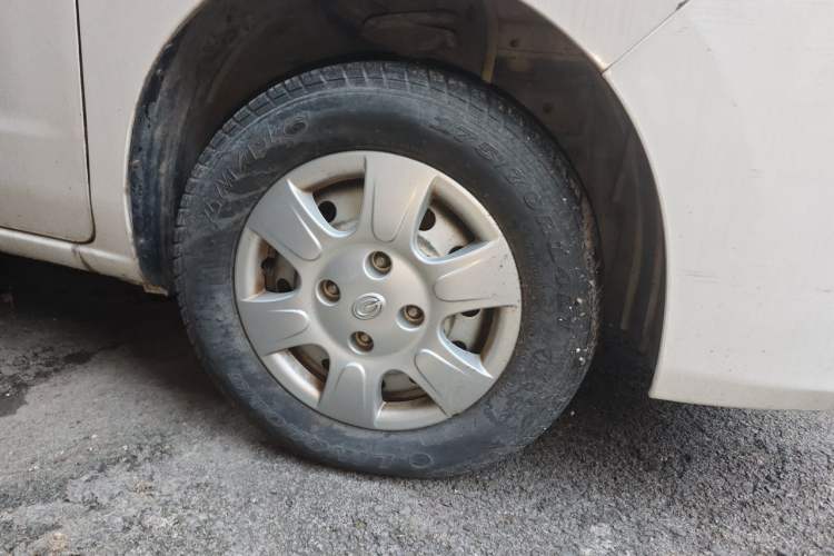 Used GAC Gonow Starry 2013 1.5L Seven-Seater Supreme Model Right Front Wheel Hub