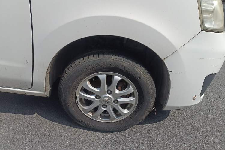 Used GAC Gonow Starry 2013 1.5L Seven-Seater Luxury Model Right Front Wheel Hub