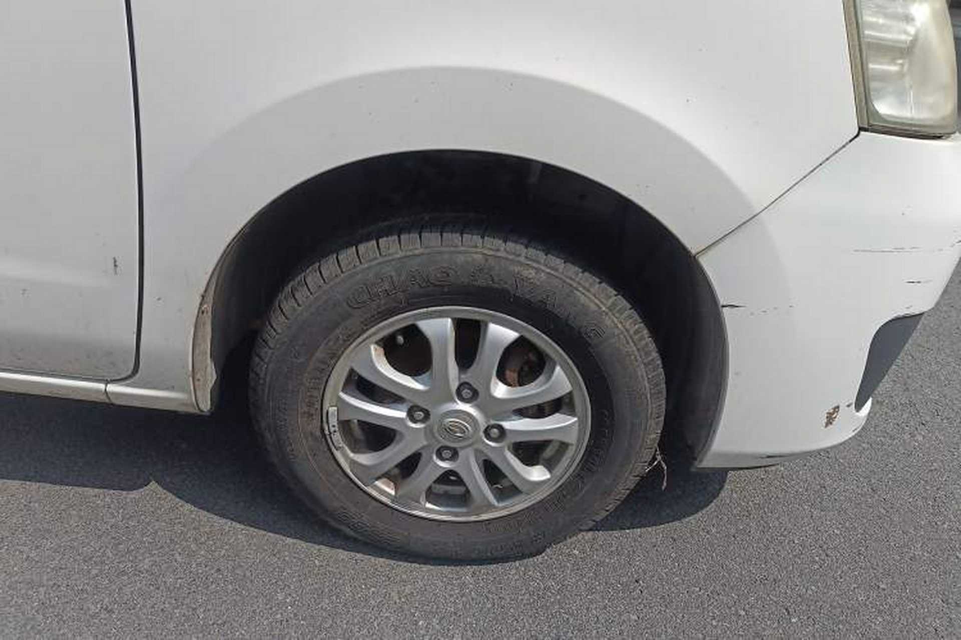 Used GAC Gonow Starry 2013 1.5L Seven-Seater Luxury Model Right Front Wheel Hub