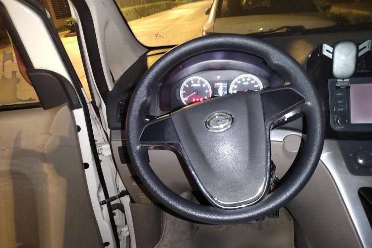 Used GAC Gonow Starry 2013 1.5L Seven-Seater Luxury Model Steering Wheel