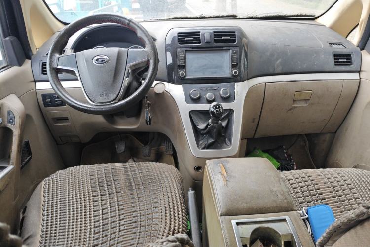 Used GAC Gonow Starry 2014 1.5L Comfort Model Center Console