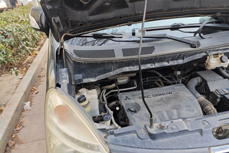 Used GAC Gonow Starry 2014 1.5L Luxury Model Engine Bay Right