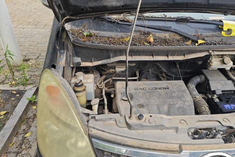 Used GAC Gonow Starry 2014 1.5L Comfort Model Engine Bay Right