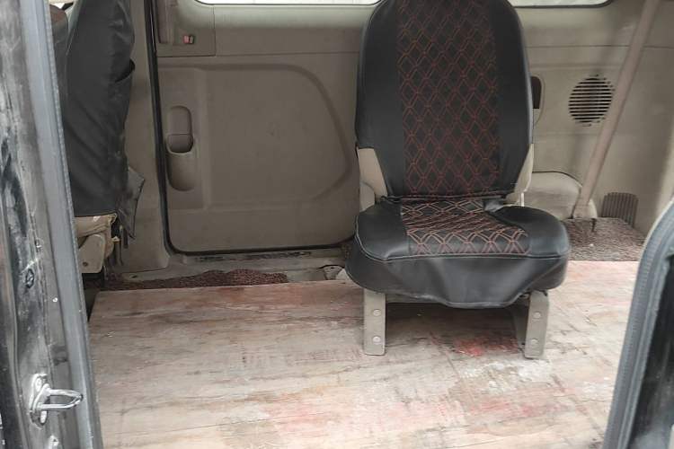 Used GAC Gonow Starry 2014 1.5L Luxury Model Left Rear Seat