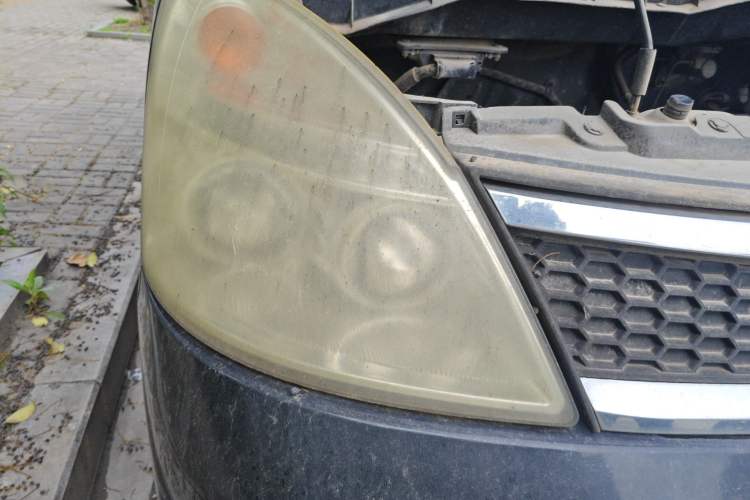 Used GAC Gonow Starry 2014 1.5L Comfort Model Right Front Headlight