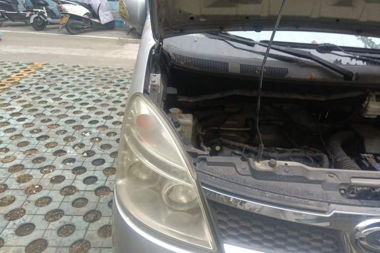 Used GAC Gonow Starry 2014 1.5L Luxury Model Engine Bay Right