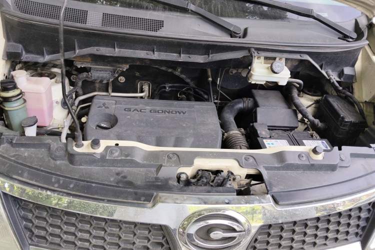 Used GAC Gonow Starry 2014 1.5L Luxury Model Engine Bay