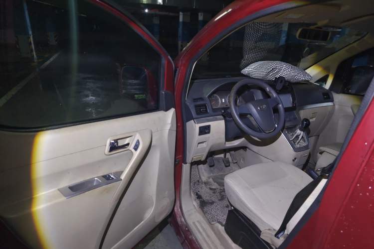 Used GAC Gonow Starry 2015 1.5L Elite Model Driver Seat