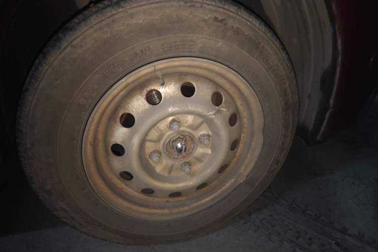 Used GAC Gonow Starry 2015 1.5L Elite Model Right Front Wheel Hub