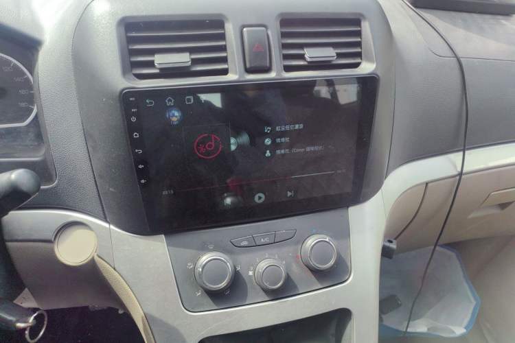Used GAC Gonow Starry 2015 1.5L Elite Model Audio And AC Panel