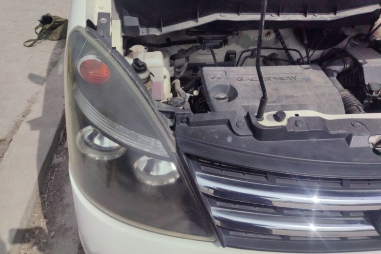 Used GAC Gonow Starry 2015 1.5L Elite Model Engine Bay Right