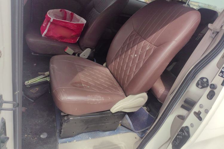 Used GAC Gonow Starry 2015 1.5L Elite Model Left Rear Seat