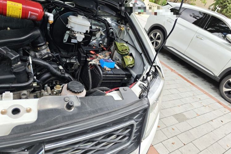 Used GAC Gonow Starry  Engine Bay Left