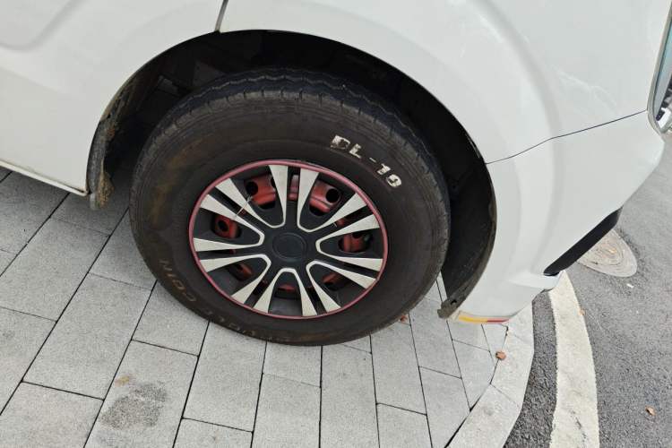 Used GAC Gonow Starry  Right Front Wheel Hub