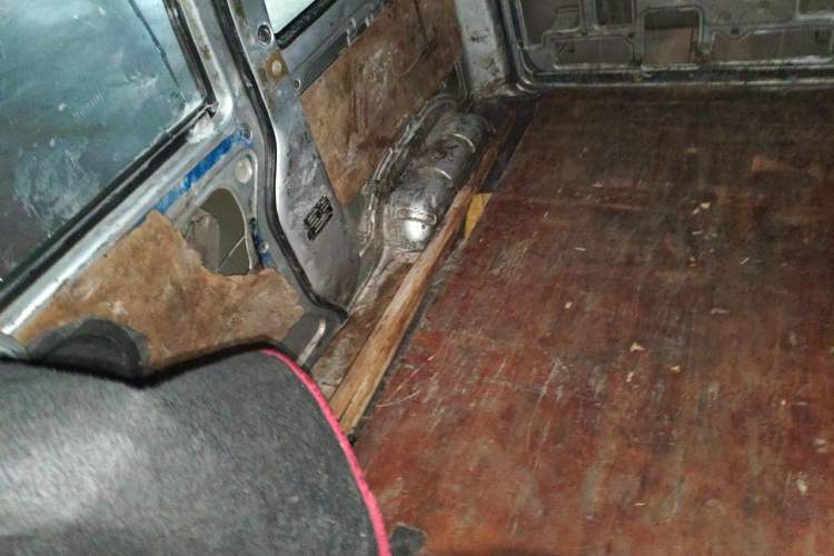 Used GAC Gonow Xingwang 2012 1.0L Value Edition Left Rear Seat
