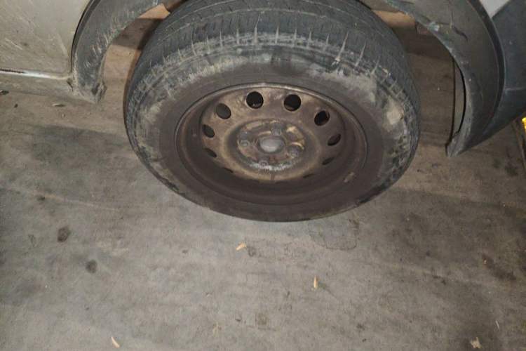 Used GAC Gonow Xingwang 2012 1.0L Value Edition Right Front Wheel Hub