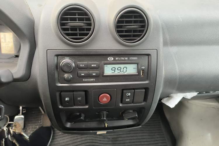 Used GAC Gonow Xingwang 2012 1.0L Luxury Model Audio And AC Panel
