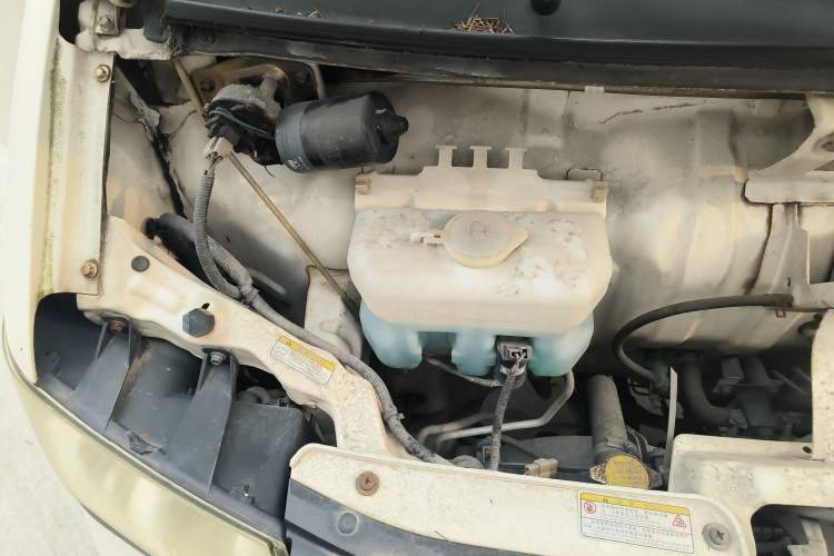 Used GAC Gonow Xingwang 2012 1.0L Luxury Model Engine Bay Right