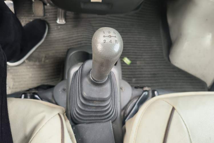 Used GAC Gonow Xingwang 2012 1.0L Luxury Model Gear Lever