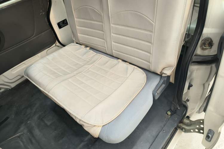 Used GAC Gonow Xingwang 2012 1.0L Luxury Model Left Rear Seat