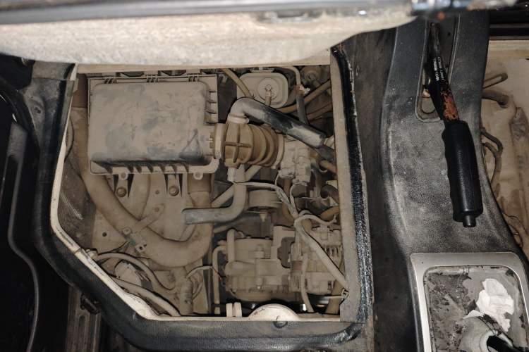 Used GAC Gonow Xingwang CL 2014 1.2L Luxury Edition GA4G12 Engine Bay Right