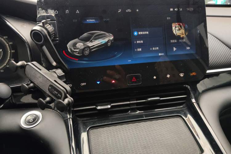 Used GAC Group EA6 2021 Luxury Edition Audio And AC Panel