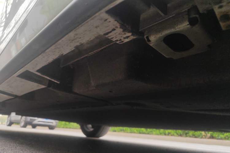 Used GAC Group EA6 2021 Deluxe Edition Chassis Front Right