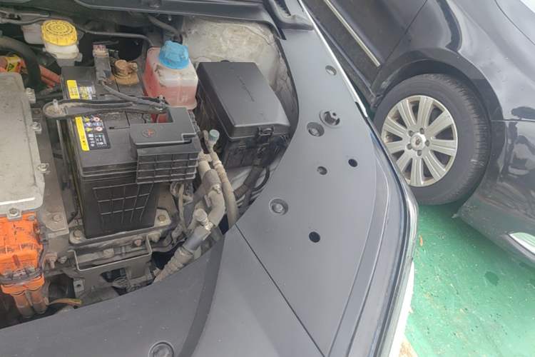 Used GAC Group EA6 2021 Luxury Edition Engine Bay Left