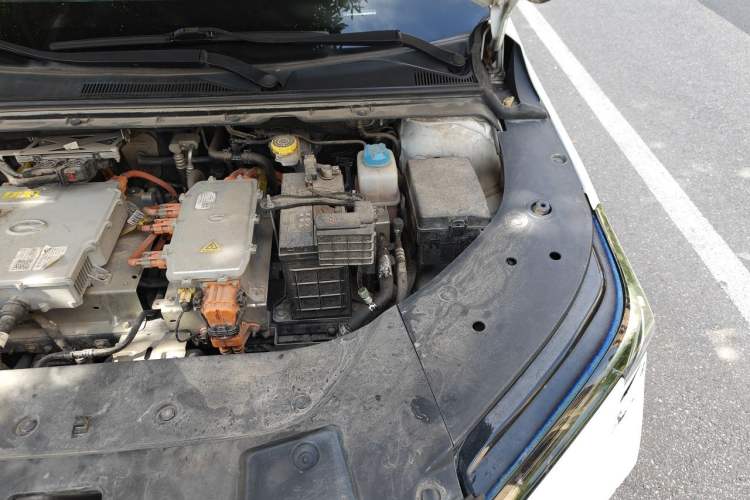 Used GAC Group EA6 2021 Luxury Edition Engine Bay Left