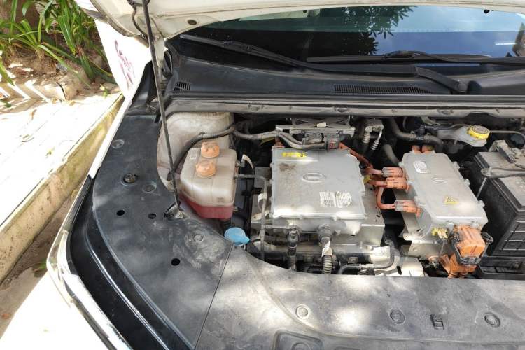 Used GAC Group EA6 2021 Luxury Edition Engine Bay Right