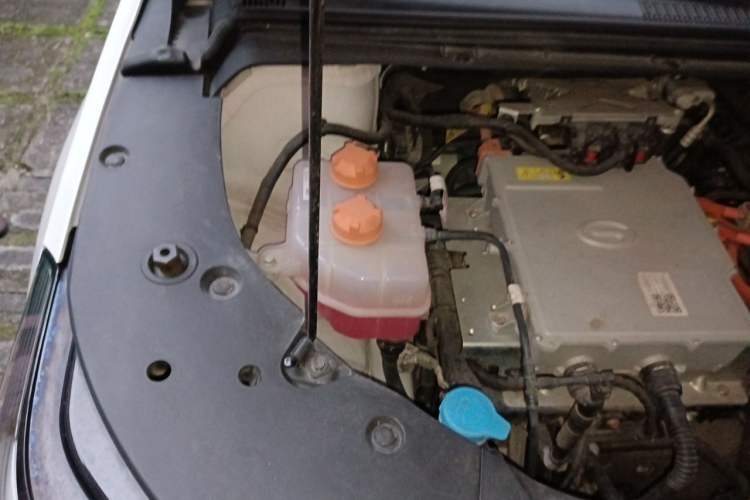 Used GAC Group EA6 2021 Luxury Edition Engine Bay Right
