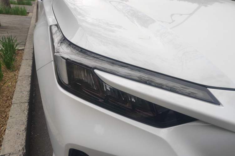Used GAC Group EA6 2021 Deluxe Edition Right Front Headlight