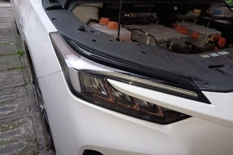 Used GAC Group EA6 2021 Luxury Edition Right Front Headlight