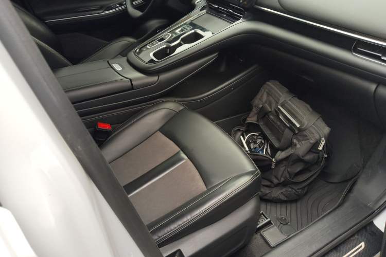 Used GAC Group EA6 2021 Luxury Edition Right Front Seat