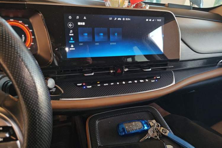 Used GAC Group Toyota iA5 2019 Luxury Edition Audio And AC Panel