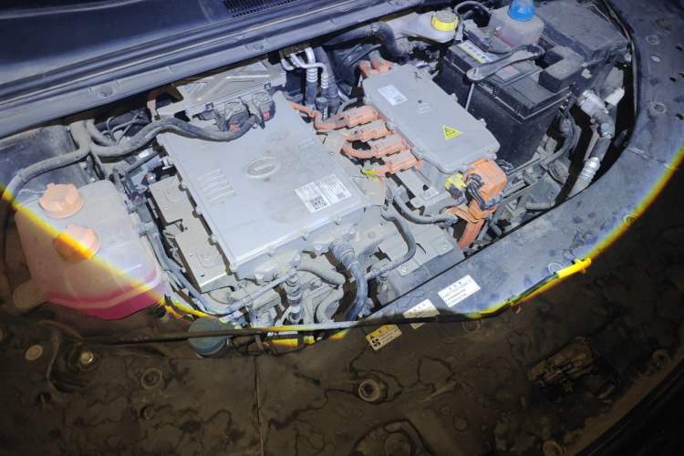 Used GAC Group Toyota iA5 2019 Luxury Edition Engine Bay Right