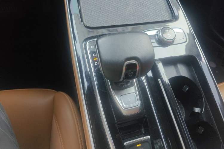 Used GAC Group Toyota iA5 2019 Luxury Edition Gear Lever