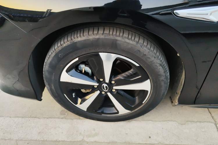 Used GAC Group Toyota iA5 2019 Luxury Edition Left Front Wheel Hub