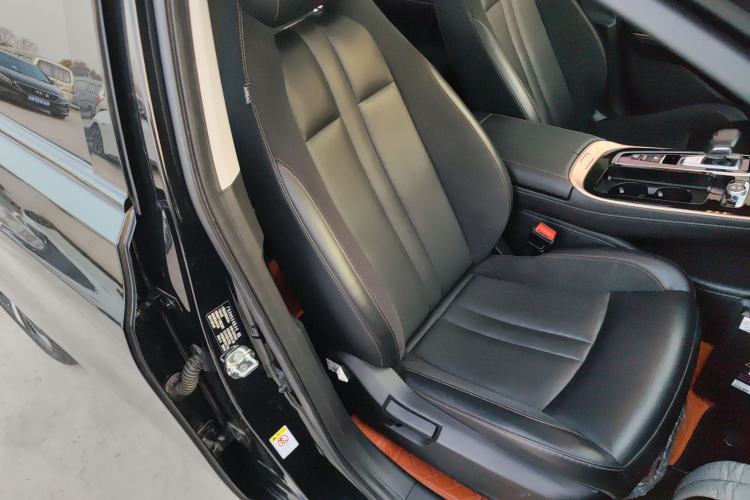 Used GAC Group Toyota iA5 2019 Luxury Edition Right Front Seat