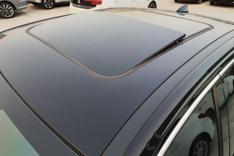 Used GAC Group Toyota iA5 2019 Luxury Edition Roof