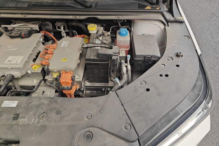 Used GAC Group Toyota iA5 2019 Luxury Edition Engine Bay Left