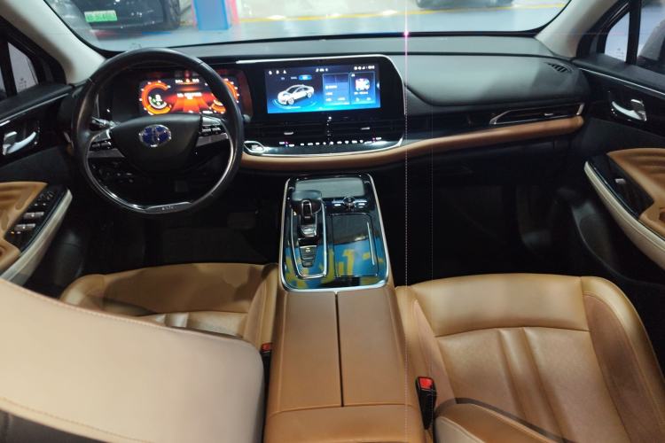 Used GAC Group Toyota iA5 2019 Luxury Edition Center Console